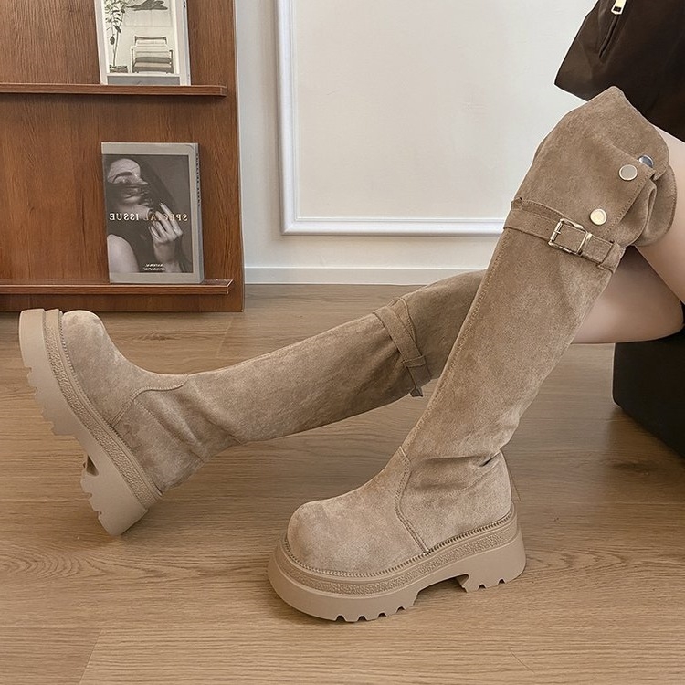 Cizme Martin peste genunchi, toc masiv 3–5 cm, PU partea superioară, talpă din cauciuc, căptușeală din țesătură