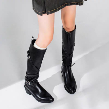 Cizme de călărie cu vârf ascuțit, gambă înaltă, toc 6-8 cm, piele de vită