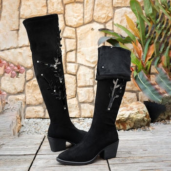 Ghete bărbați cu ciucuri, partea superioară din piele sintetică, talpă din cauciuc, toc foarte înalt peste 8 cm, gambă înaltă