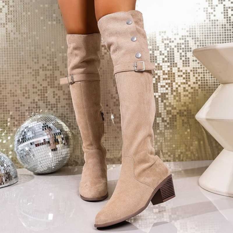 Madingos per kelio ilgos aulinės iš nubuk odos, apvali nosis, platūs kulnai, pull-on