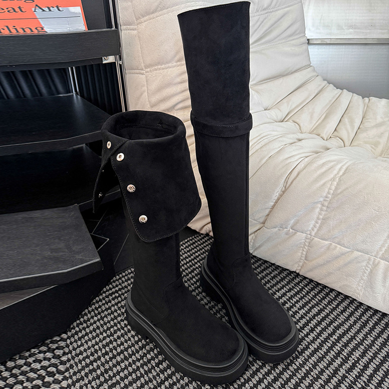 Riterių batai iš velūro, apvali nosis, storas kulnas 3–5 cm, virš kelių, su užtrauktuku gale