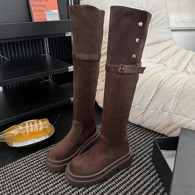 Riterių batai iš velūro, apvali nosis, storas kulnas 3–5 cm, virš kelių, su užtrauktuku gale