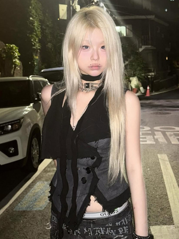 Γυναικείο χωρίς μανίκια γιλέκο από PU δέρμα με patchwork κολάρο, κλείσιμο με ένα κουμπί, στενή γραμμή, κανονικό μήκος