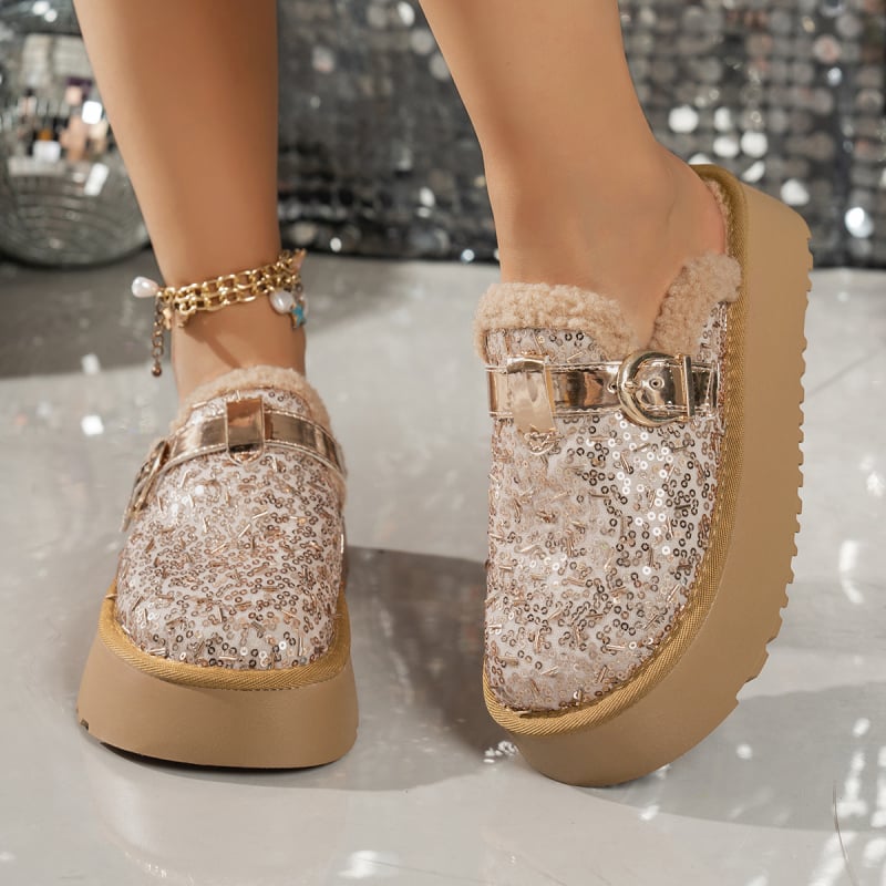 Sieviešu slip-on apaviem ar biezāku zoli, nubuk augšdaļa, apaļa purngals, vidēja augstuma papēdis 3–5 cm, mākslīgās kažokādas iekšējā zole, gumijas zole