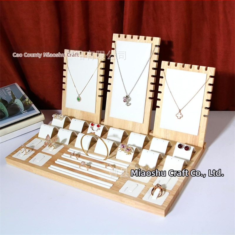 Asztali ékszeres állvány fából, egyszintű kiállító tálcával és tömörfa alap