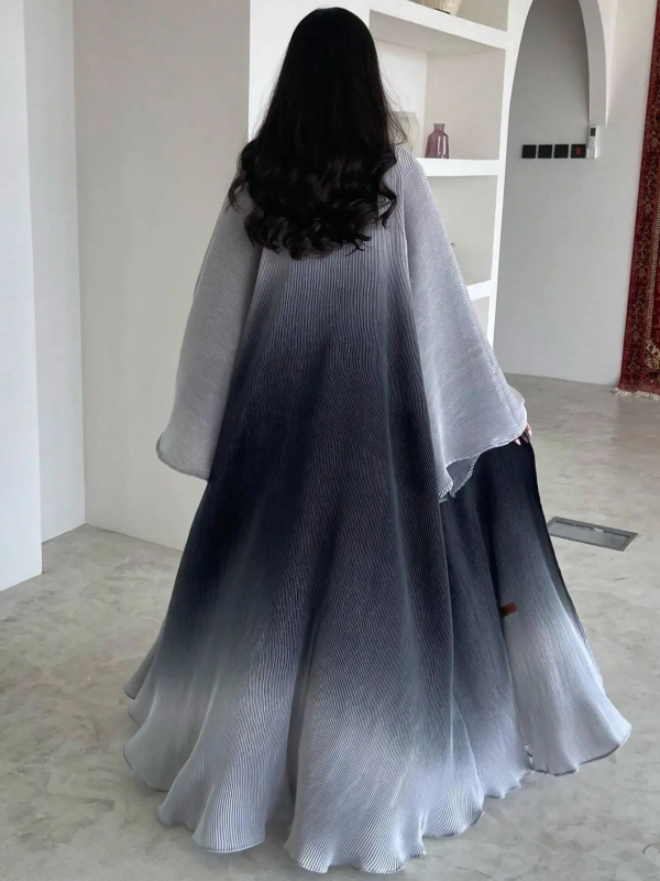 Garā plissētā spandeksa halāta ar batwing piedurknēm (Materiāls: Spandex; Plietse: Jā; Piedurknes: Batwing; Garums: Garš; Preces numurs: 6056)