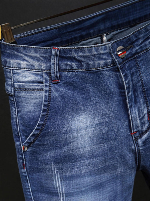 Vīriešu džinsi, Slim Fit, taisnas kājas, denims ar 64,1% kokvilnu, vidējā josta