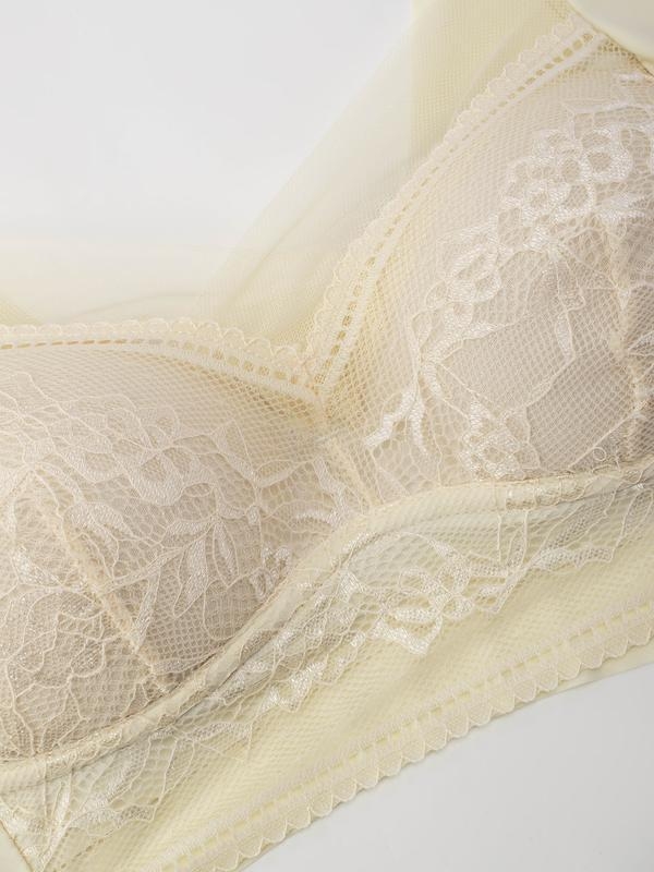 Meiteņu kokvilnas krūšturis ar kontrastējošu mežģīni un elpojošu audumu (Vecuma grupa: 9-13 gadi; Materiāls: Kokvilna; Pildījums: Kokvilna; Krūzes tips: Cits; Mīksts tērauda gredzens)