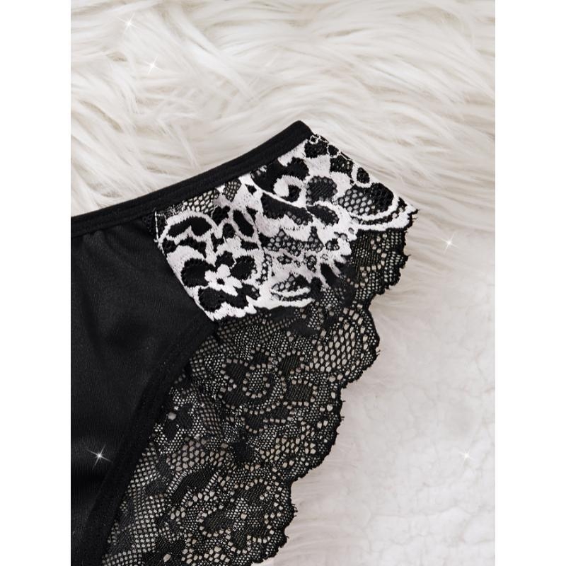 Két darabos női pizsama szett kontrasztos virágos csipkével, féloldalas fleece, pamut