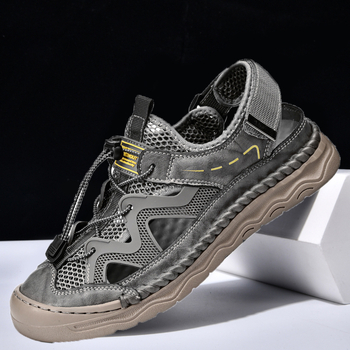 Sandale pentru bărbați, din piele microfibră, talpă din cauciuc, vârf închis, închidere cu bandă elastică, respirante și antiderapante