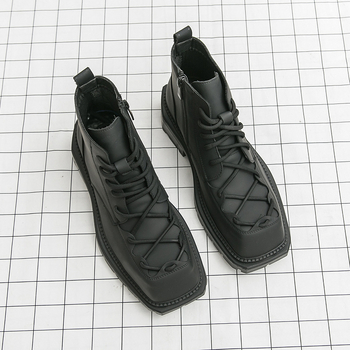 Ανδρικά μποτάκια Martin - επάνω από microfibers, σόλα καουτσούκ, τετράγωνη μύτη, μεσαίο ύψος τακουνιού 3-5 εκ., chunky τακούνι, φινίρισμα patent leather, επένδυση PU, πάτος PU, με κορδόνια στο μπροστινό μέρος