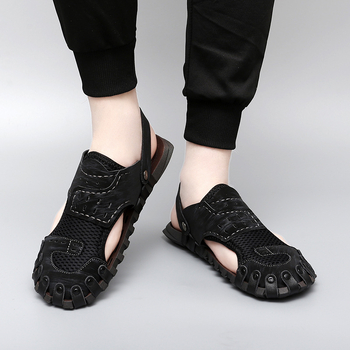 Férfi bőrszandálok – légáteresztő felső rész, belső hálószövés, slip-on elasztikus pánttal, gumírozott talppal, kültéri használatra