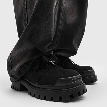 Vīriešu laivu kurpes: apaļa purngala, aizdare ar šņorēm, augšpuse no gumijas, zole no gumijas