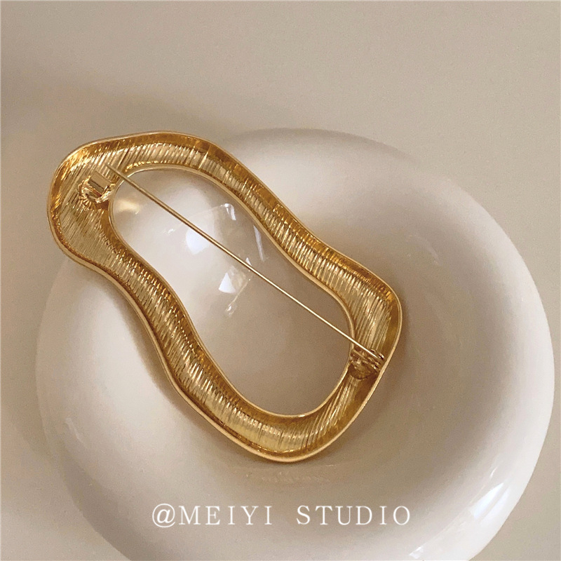 Lydinio broša su sidabro ar auksu dengimu; elektrolytinis dengimas; dvejos naudojimas; moterims; pavasaris 2025