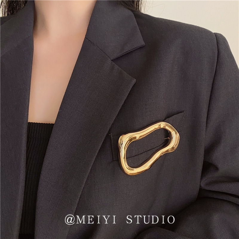 Lydinio broša su sidabro ar auksu dengimu; elektrolytinis dengimas; dvejos naudojimas; moterims; pavasaris 2025