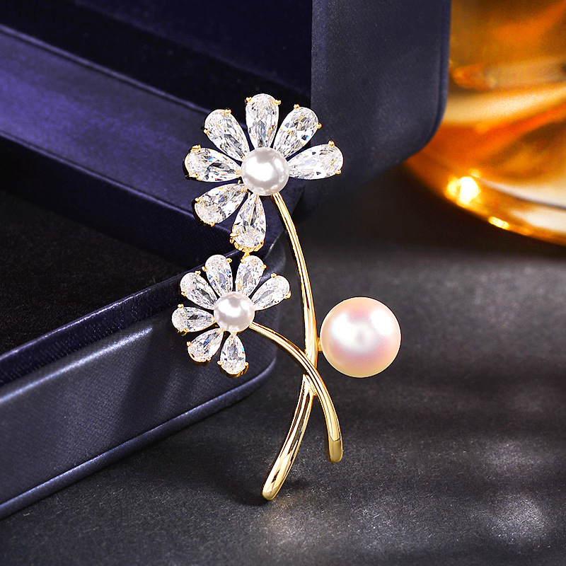 Gėlių formos segė, varis, elektroplatinimas, elegantiška (Medžiaga: Varis; Forma: Gėlė; Procesas: Elektroplatinimas)