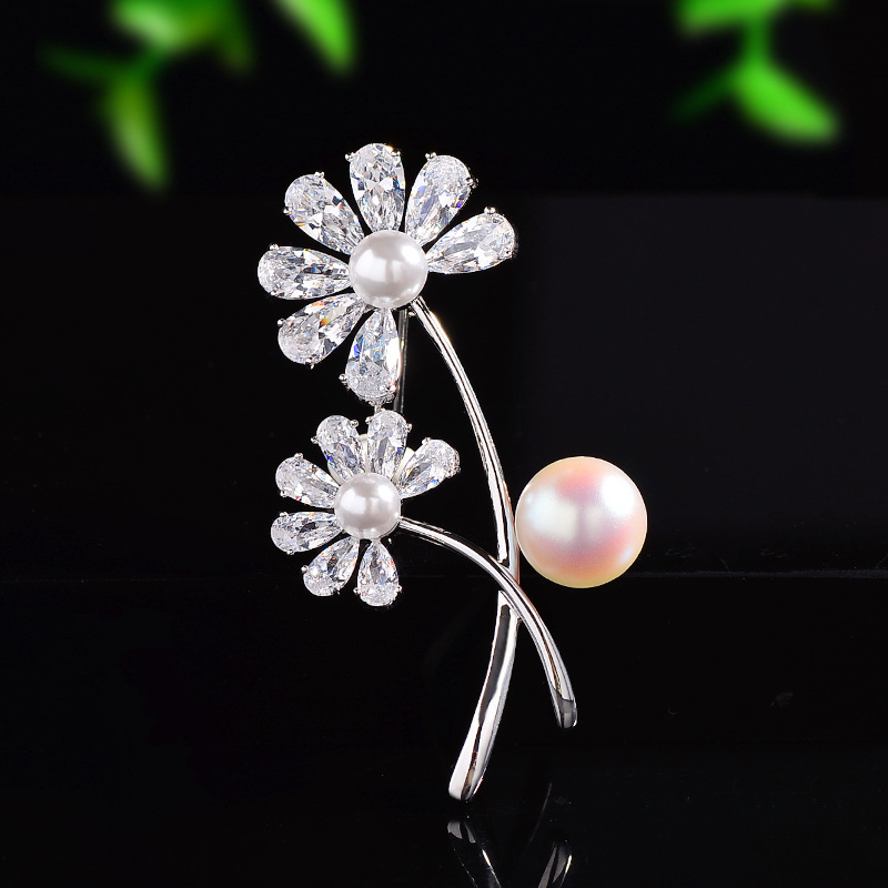 Gėlių formos segė, varis, elektroplatinimas, elegantiška (Medžiaga: Varis; Forma: Gėlė; Procesas: Elektroplatinimas)