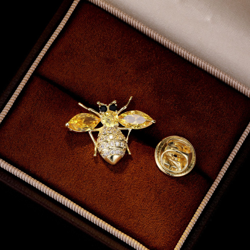 Moterų bičių formos segė, varinė, elektroplakavimas — modelis HD0023