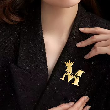 Broșă cu formă de coroană din oțel de titan, personalizare nume în engleză DIY, placare electrolitică.