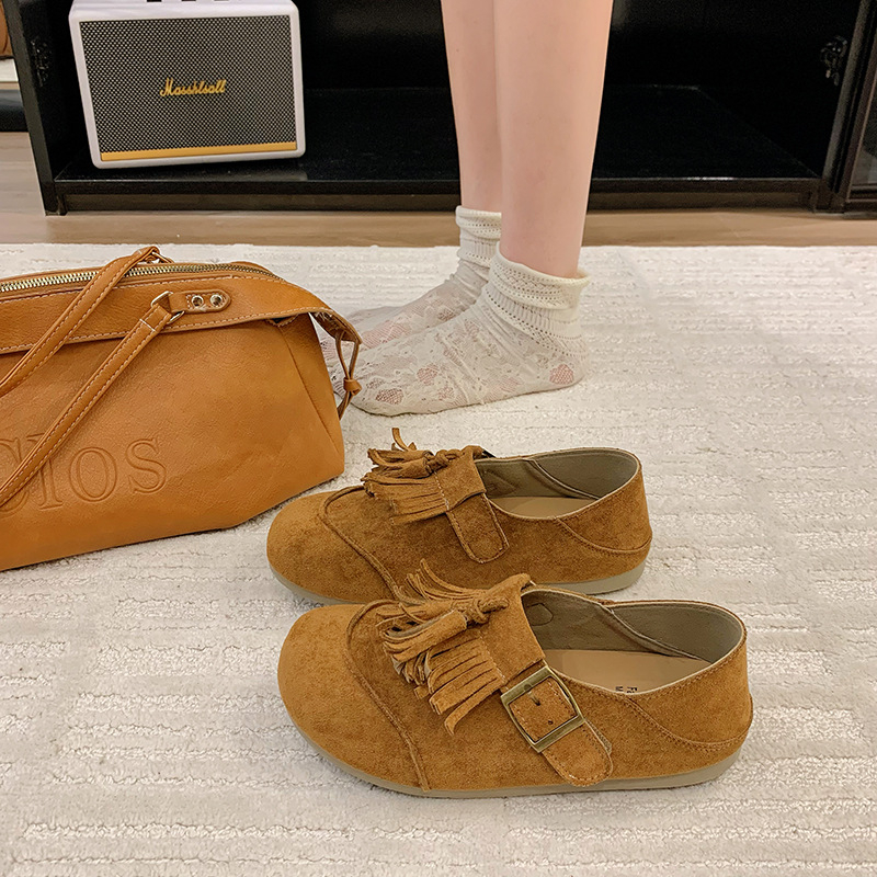 Női velúr loafers, kerek orr, gumírozott talp, slip-on, alacsony sarok