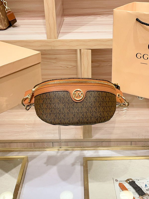 Louis Messier Γυναικεία Τσάντα Ώμου — αστικός μινιμαλισμός, PVC, σχήμα κελύφους, κλείσιμο με φερμουάρ.