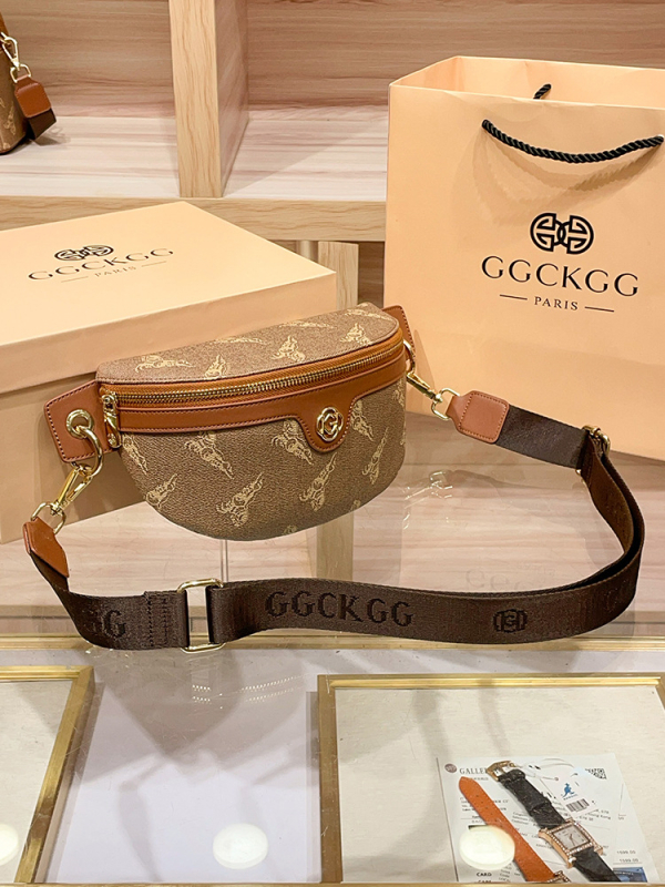 Louis Messier Γυναικεία Τσάντα Ώμου — αστικός μινιμαλισμός, PVC, σχήμα κελύφους, κλείσιμο με φερμουάρ.