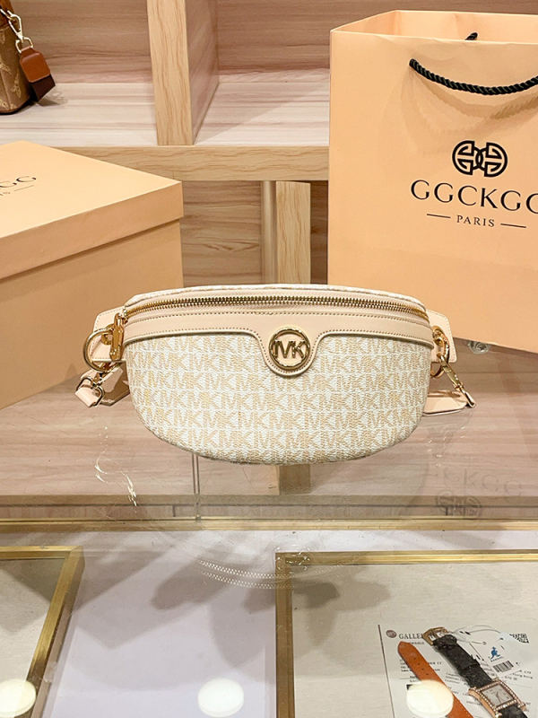 Louis Messier Γυναικεία Τσάντα Ώμου — αστικός μινιμαλισμός, PVC, σχήμα κελύφους, κλείσιμο με φερμουάρ.