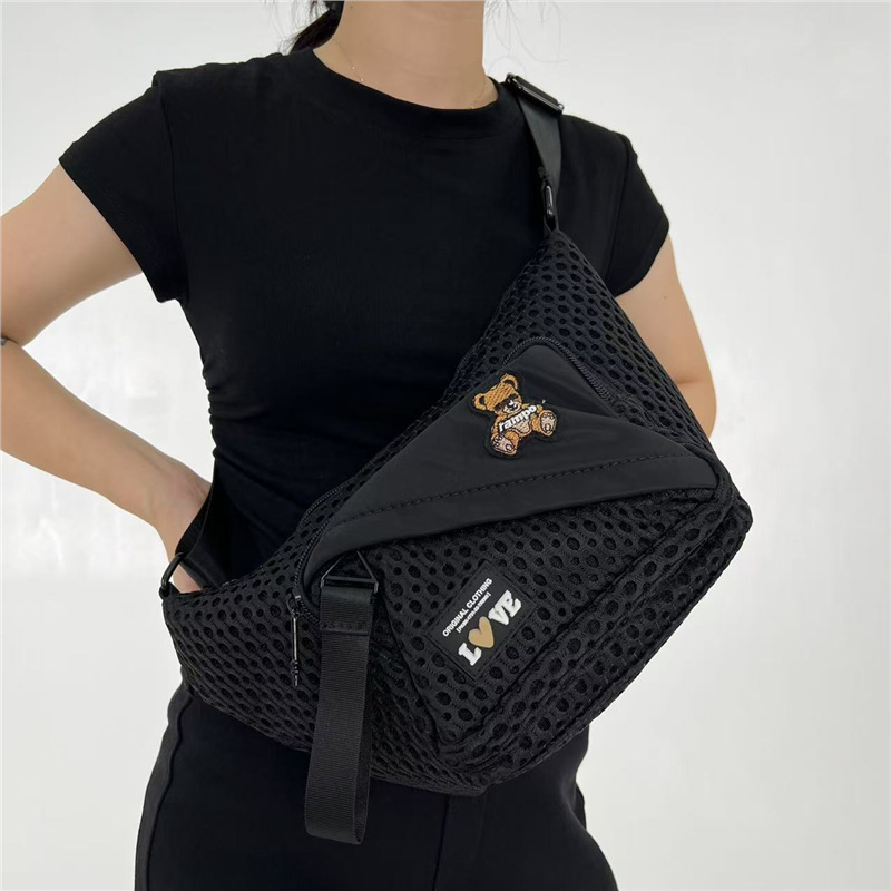 Geantă crossbody din nylon, stil urban minimalist, formă dreptunghiulară, închidere cu fermoar, căptușeală poliester-bumbac
