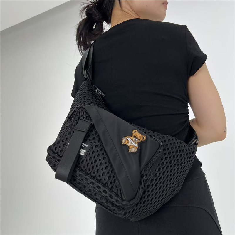 Geantă crossbody din nylon, stil urban minimalist, formă dreptunghiulară, închidere cu fermoar, căptușeală poliester-bumbac