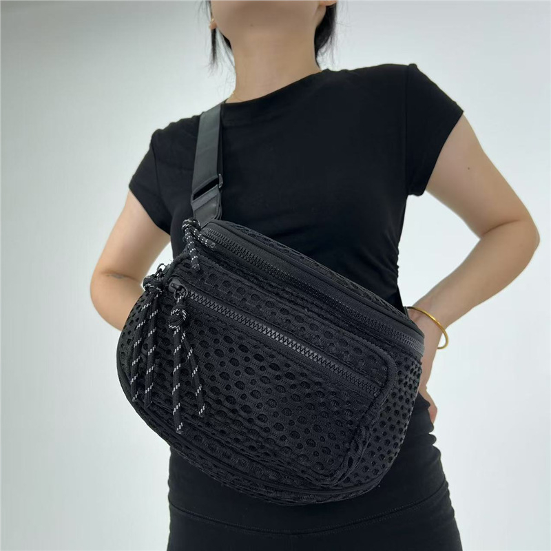 Nailono tinklinė crossbody rankinė, miesto minimalistinis stilius, stačiakampio formos, užtrauktuko uždarymas, poliesterio pamušalas