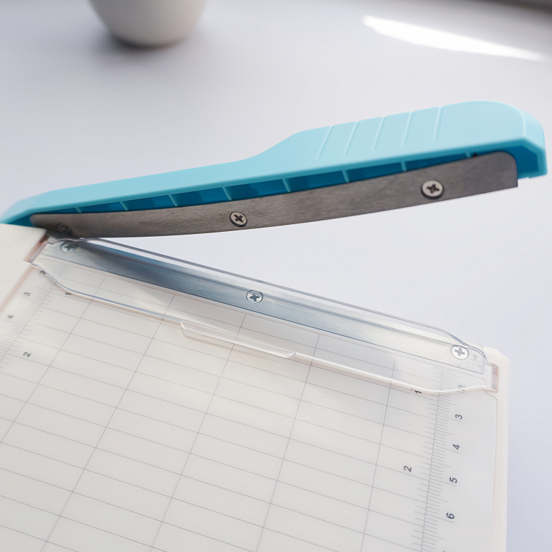 Κοπτης χαρτιού με πλέγμα κλίμακας — εξωτερικές διαστάσεις 380x200x190.5 mm, Αριθμός προϊόντος jd601099889347708