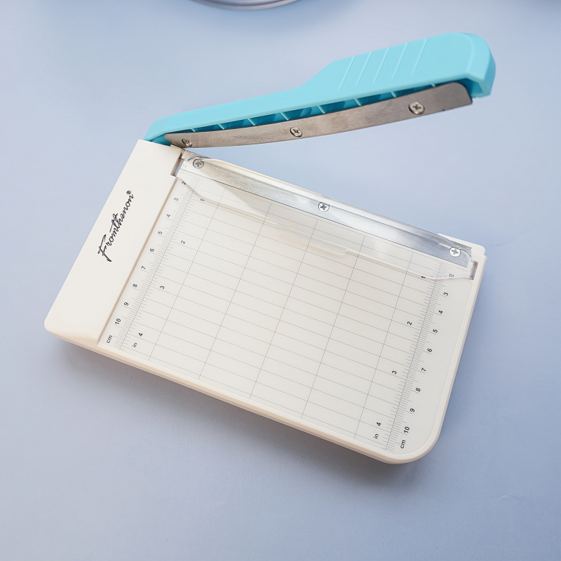 Κοπτης χαρτιού με πλέγμα κλίμακας — εξωτερικές διαστάσεις 380x200x190.5 mm, Αριθμός προϊόντος jd601099889347708