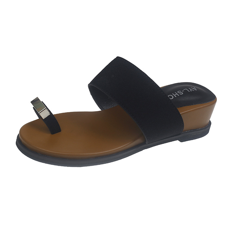 Zárt orrú szandál, PU felsőrész, gumitalp, kerek orr, mindennapi stílus, nyár 2025