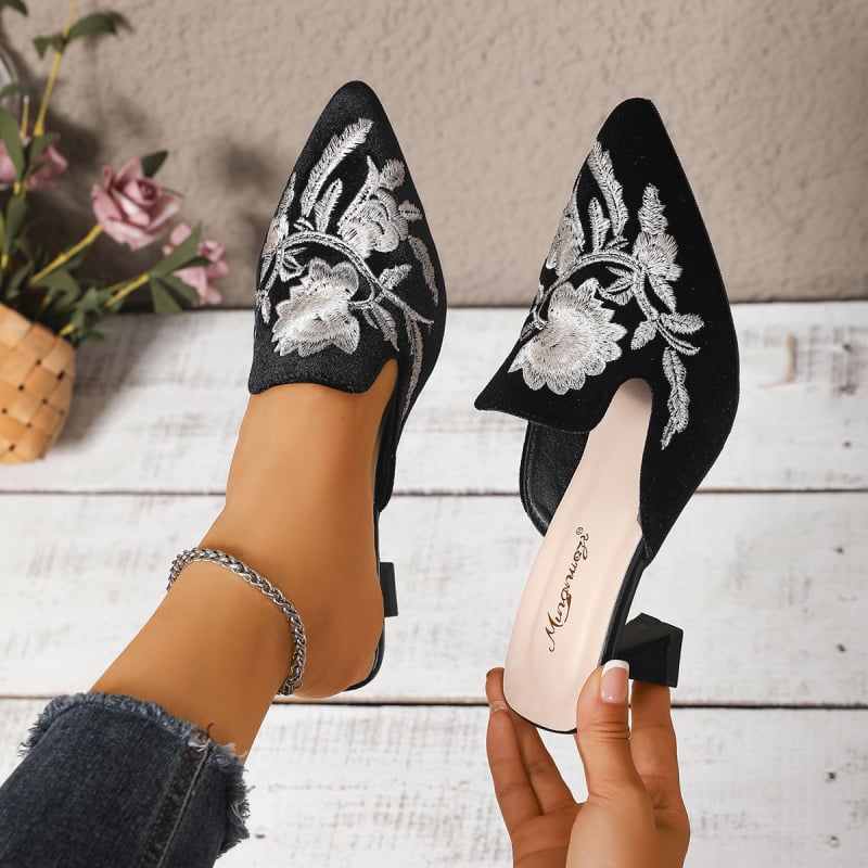 Ženske mule s vezenim uzorkom, špicast vrh, tanak pet, velur gornji dio, PU unutrašnjost