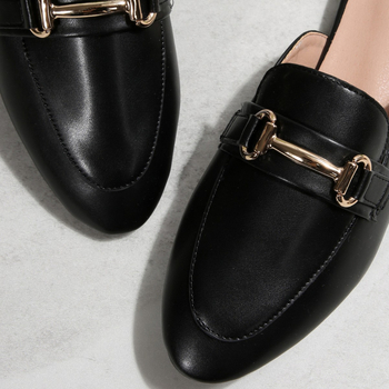 Γυναικείες δερμάτινες καλοκαιρινές σανδάλες με επίπεδη σόλα, PU πάνω, σόλα από καουτσούκ, επένδυση από συνθετικό δέρμα, συγκολλημένη σόλα, πάχος σόλας 3–5 cm