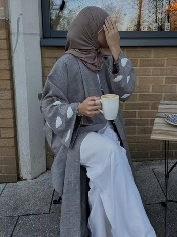 Μακρύ ρόμπα με μανίκια μπατγουίν και κέντημα με συννεφιά, ανοιχτή μπροστινή μεριά, φαρδύ καφτάν, πολυεστέρας 95%+, Καλοκαίρι 2025