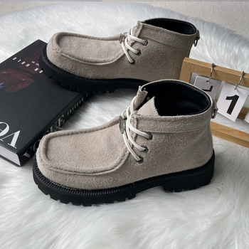 Derby μποτάκια με σουέτ επάνω μέρος, καουτσούκ σόλα, λειτουργία αύξησης ύψους, μπροστινό κορδόνι