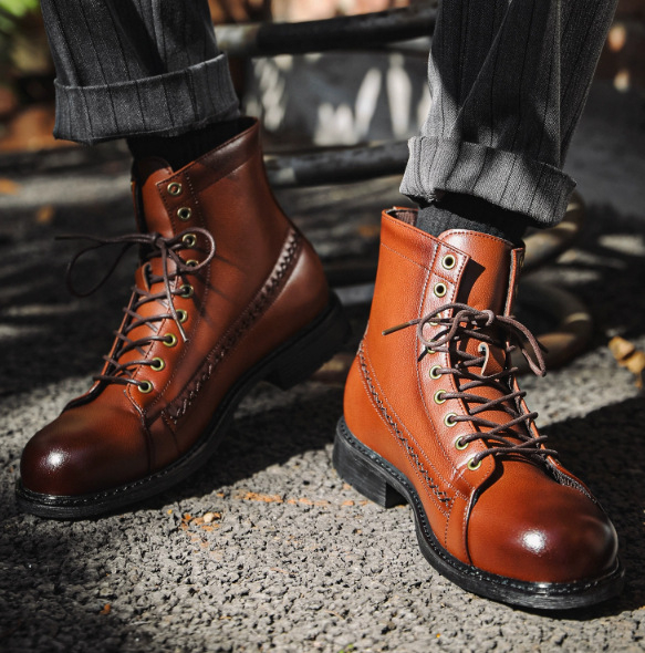 Kaubojcsizma kamufláž mintával és elöl fűzővel (kerek orrú; középmagas sarok 3-5 cm; PU felső)