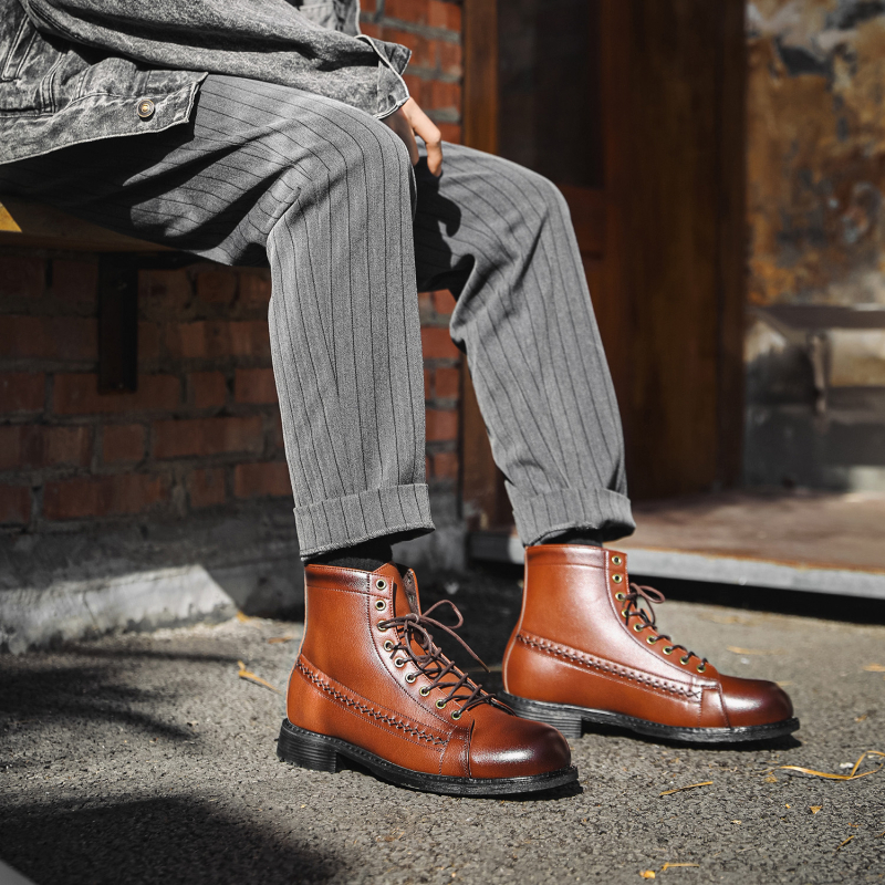 Kaubojcsizma kamufláž mintával és elöl fűzővel (kerek orrú; középmagas sarok 3-5 cm; PU felső)