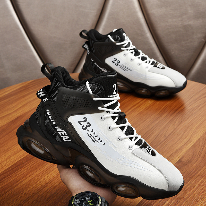 Vyriški sportiniai kasdieniai bateliai, kvėpuojanti viršutinė dalis iš dirbtinės odos; padas TPU+ putų; vidpadis PU; vidinis tinklinis įdėklas; raišteliai; vidutinio aukščio viršus; apvali nosis