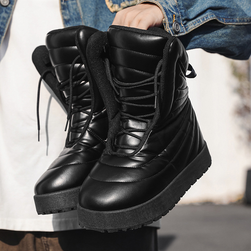 Férfi kültéri bakancs: PU felső rész, gumírozott talp, bőr orr rész, alacsony szár, hálós bélés