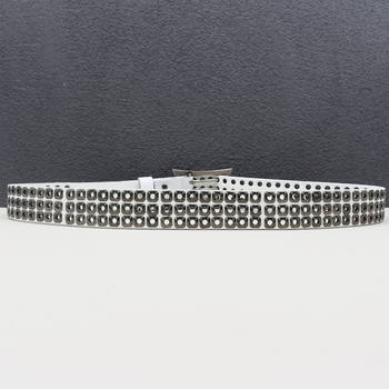 Ζώνη από γνήσιο δέρμα με ρητά ριβέ και πόρπα με πιν; πρωτότυπος σχεδιασμός; χαρακτηριστικά: δεύτερος στρώμα βοοειδούς δέρματος και κράμα αγκράμας.