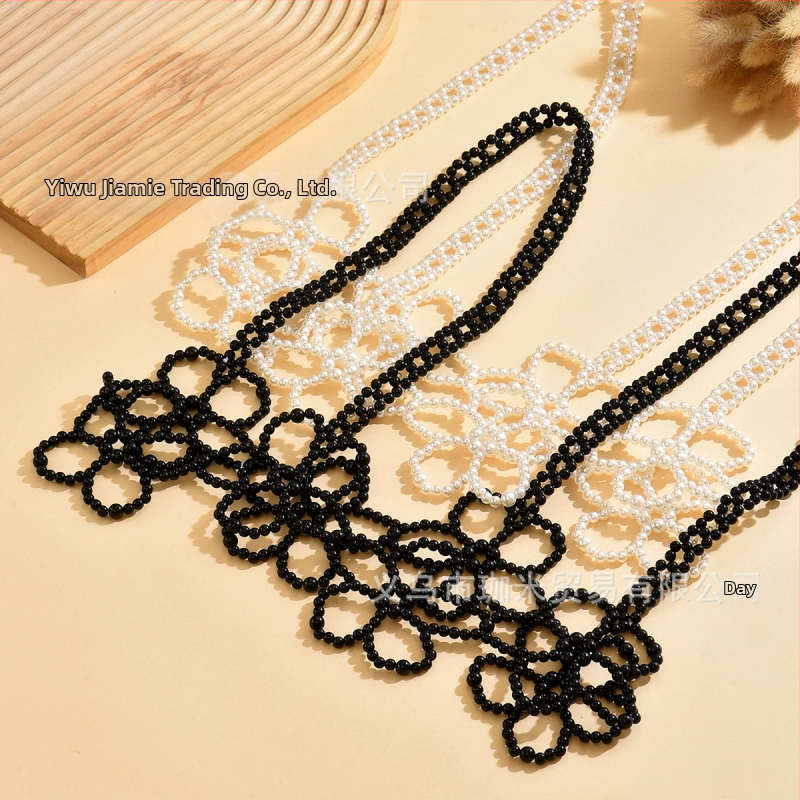 Ručne tkaný ramenný popruh s doplnkom v páse a dutými korálkami vo forme kvetov (Jar 2025)