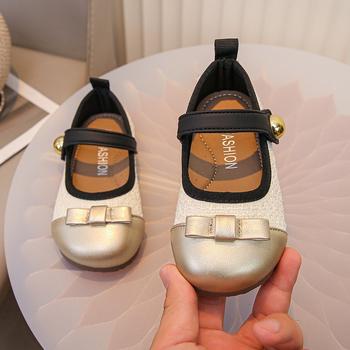 Princesės stiliaus mergaičių bateliai: viršus sintetinė oda, padas guma, užsegimas Velcro, vidpadis oda, kvėpuojantys, neslidūs