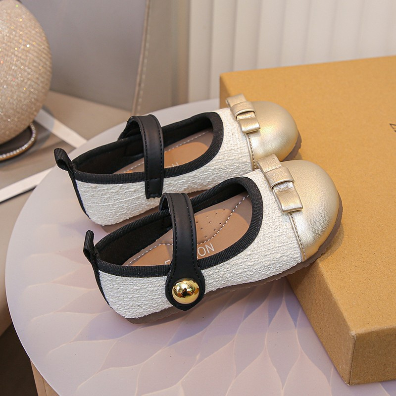 Princesės stiliaus mergaičių bateliai: viršus sintetinė oda, padas guma, užsegimas Velcro, vidpadis oda, kvėpuojantys, neslidūs