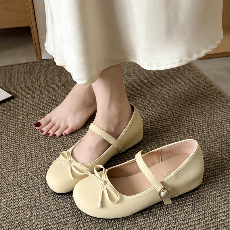 Mary Jane baleto bateliai su kvadratine nosimi, dirbtinė PU viršutinė medžiaga, žemas kulnas 1–3 cm, užsegimas vienos juostelės