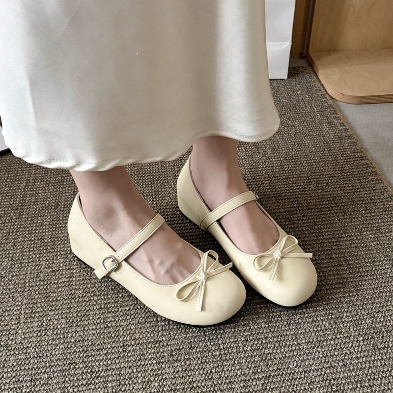 Mary Jane baleto bateliai su kvadratine nosimi, dirbtinė PU viršutinė medžiaga, žemas kulnas 1–3 cm, užsegimas vienos juostelės