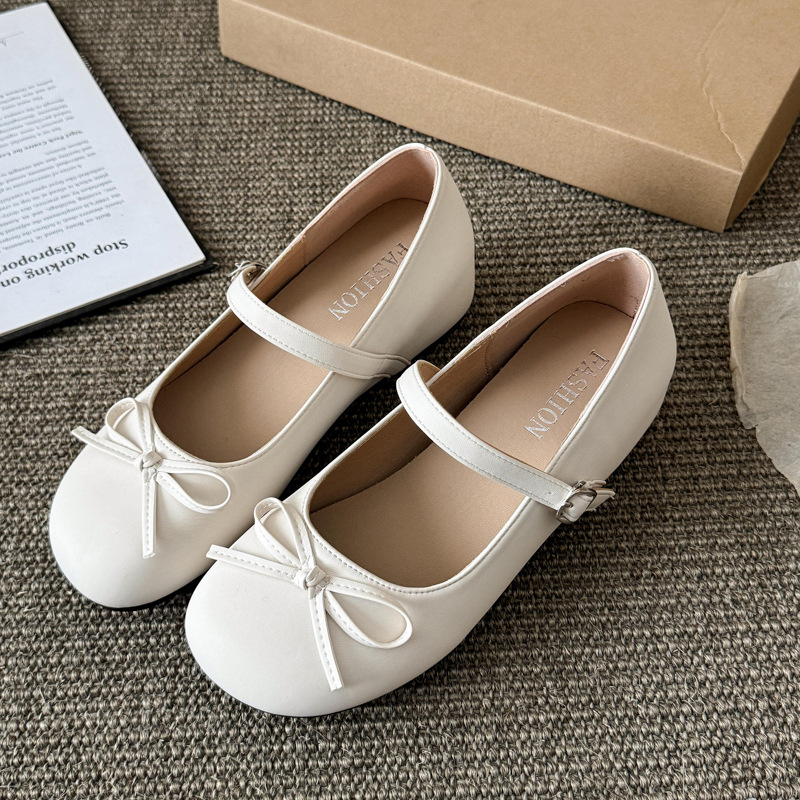 Mary Jane baleto bateliai su kvadratine nosimi, dirbtinė PU viršutinė medžiaga, žemas kulnas 1–3 cm, užsegimas vienos juostelės