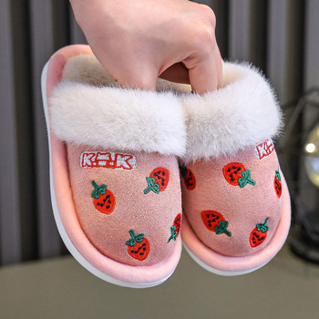 Παιδικές παντόφλες για κορίτσια με σχέδιο φράουλας σε καρτούν, αντιολισθητική σόλα PVC, μαλακές και ελαφριές, για φθινοπωρινή–χειμερινή χρήση στο σπίτι