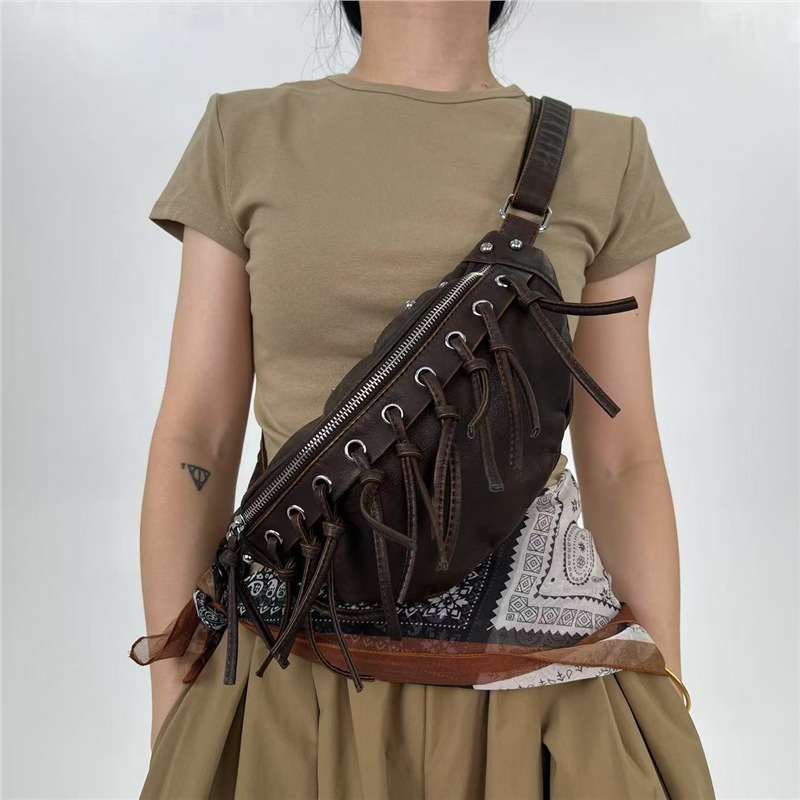 Pečių rankinė Euro-American Vintage stiliaus su kutais, distresuotas vint-efektas, PU denim audinys, Dumpling Bag, ovali forma, užtrauktuko uždarymas, telefono kišenė, vienas peties diržas, pavasaris 2025